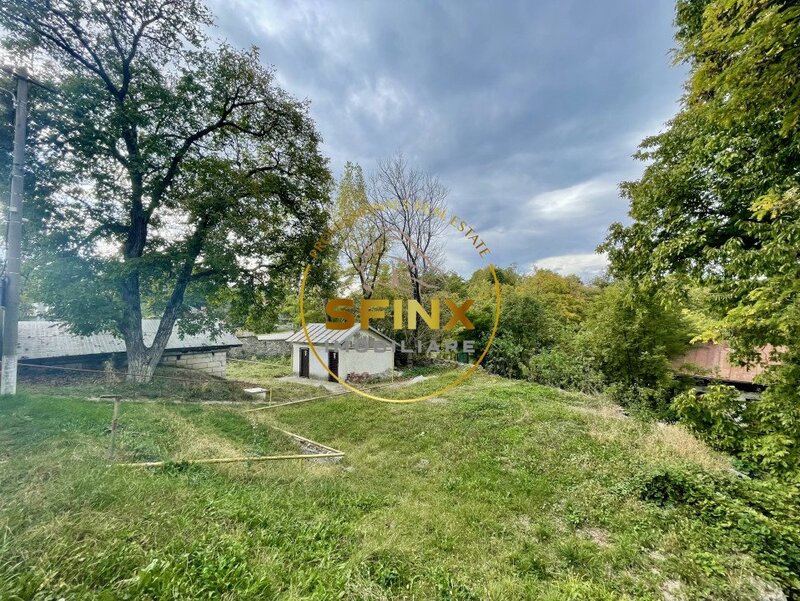Vila Zoldy, 21.823 mp teren cu iesire catre paraul Prahova